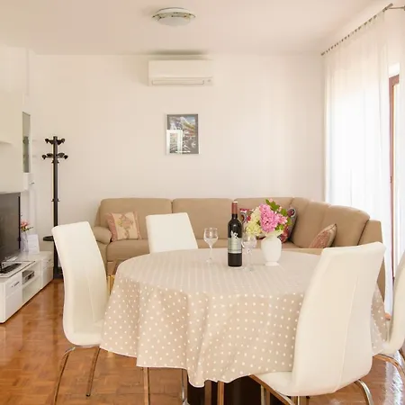 Palmic Apartment Porec