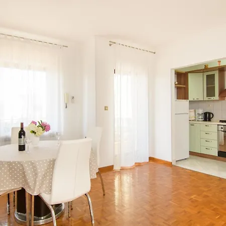 Palmic Apartment *